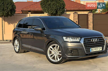 Внедорожник / Кроссовер Audi Q7 2016 в 