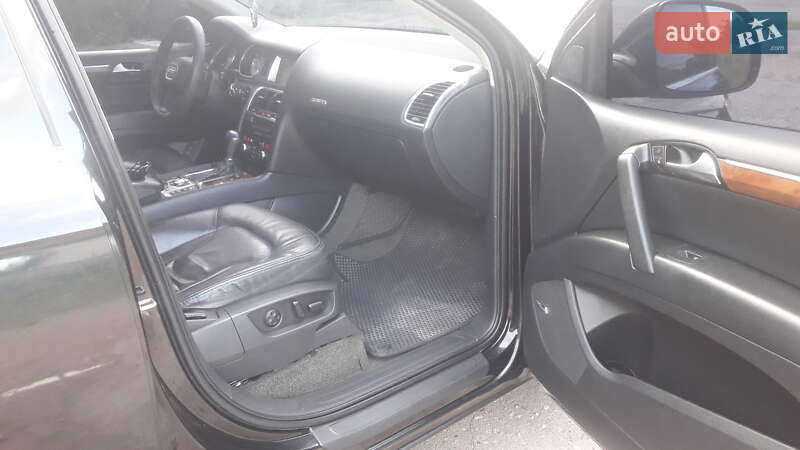 Внедорожник / Кроссовер Audi Q7 2006 в Глухове