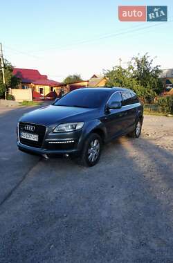 Внедорожник / Кроссовер Audi Q7 2007 в 