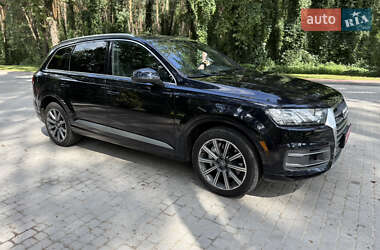 Внедорожник / Кроссовер Audi Q7 2017 в 