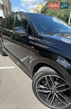 Внедорожник / Кроссовер Audi Q7 2018 в 