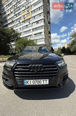 Внедорожник / Кроссовер Audi Q7 2018 в 