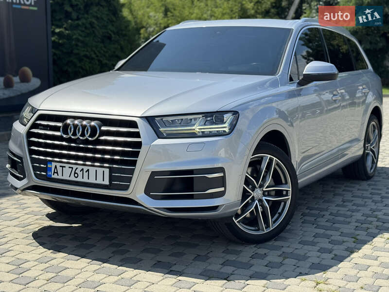 Внедорожник / Кроссовер Audi Q7 2017 в 