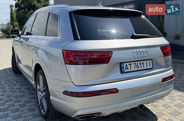 Внедорожник / Кроссовер Audi Q7 2017 в 