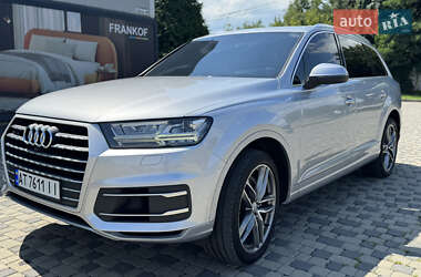 Внедорожник / Кроссовер Audi Q7 2017 в 