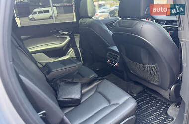 Внедорожник / Кроссовер Audi Q7 2017 в 