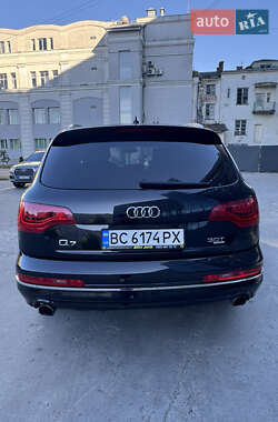 Внедорожник / Кроссовер Audi Q7 2015 в 