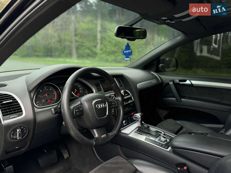 Внедорожник / Кроссовер Audi Q7 2010 в Луцке