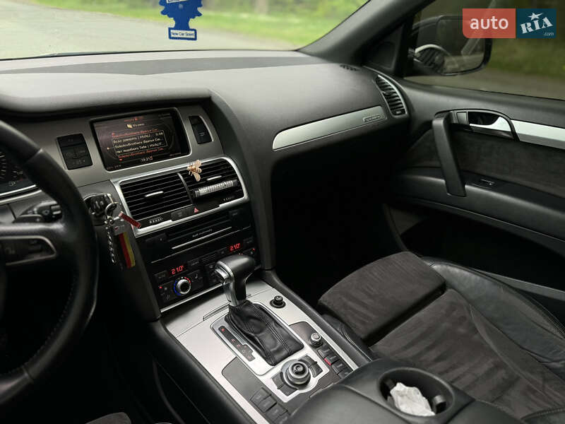 Внедорожник / Кроссовер Audi Q7 2010 в Луцке