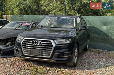 Внедорожник / Кроссовер Audi Q7 2016 в 