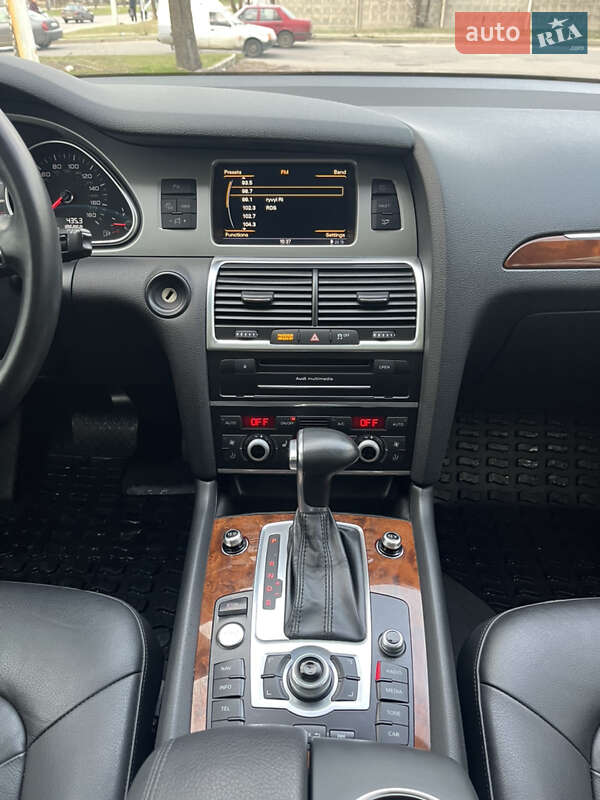 Внедорожник / Кроссовер Audi Q7 2014 в Кривом Роге