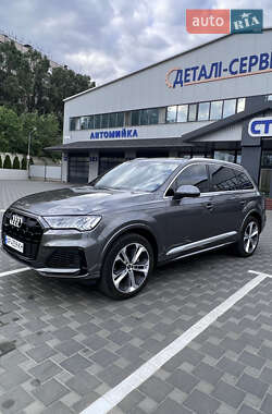Внедорожник / Кроссовер Audi Q7 2023 в 