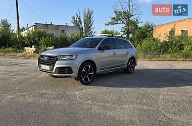 Внедорожник / Кроссовер Audi Q7 2018 в 