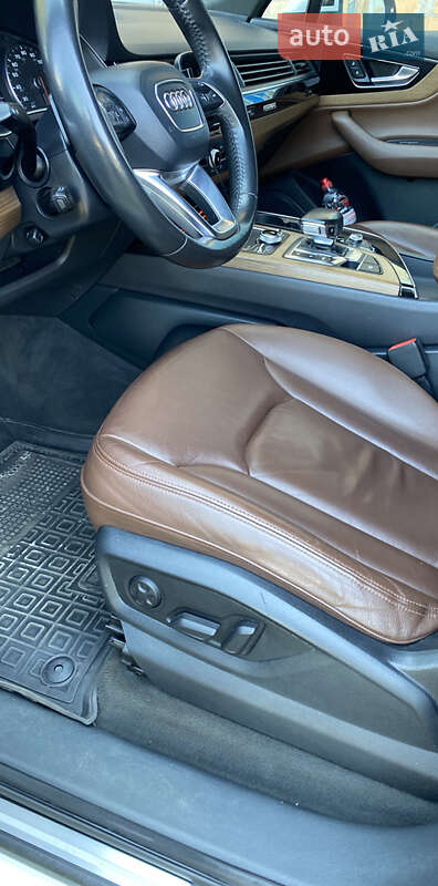 Позашляховик / Кросовер Audi Q7 2016 в Дніпрі фото 15 Позашляховик / Кросовер Audi Q7 2016 в Дніпрі