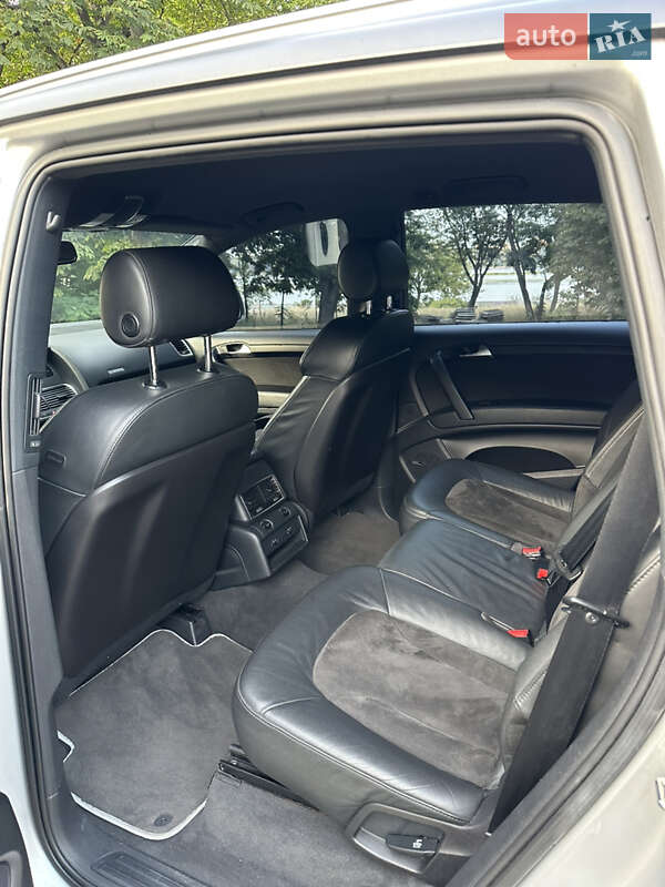 Внедорожник / Кроссовер Audi Q7 2006 в Киеве