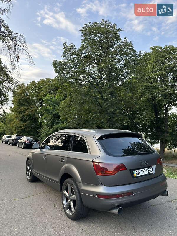 Внедорожник / Кроссовер Audi Q7 2006 в Киеве
