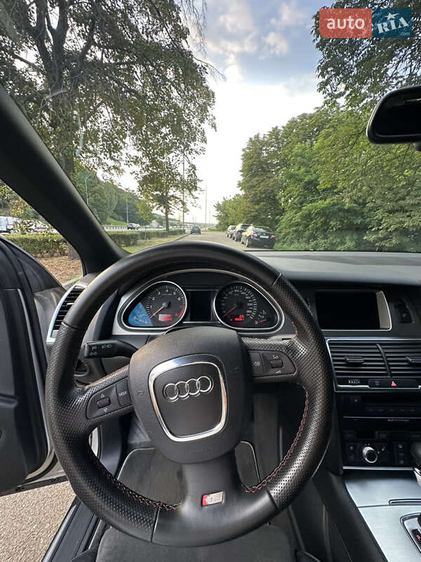 Внедорожник / Кроссовер Audi Q7 2006 в Киеве