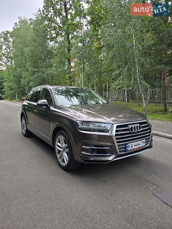 Позашляховик / Кросовер Audi Q7 2016 в Києві