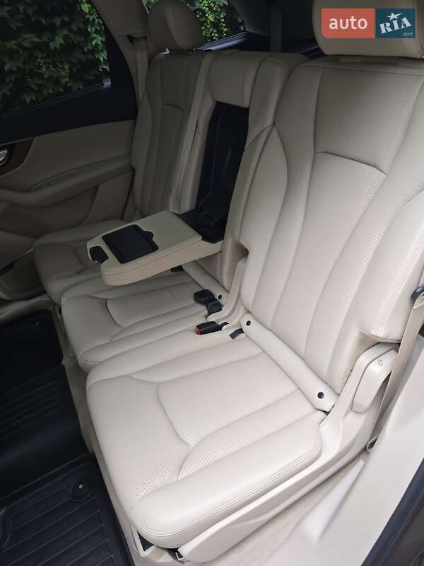 Позашляховик / Кросовер Audi Q7 2016 в Києві