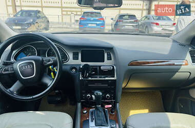 Внедорожник / Кроссовер Audi Q7 2010 в 