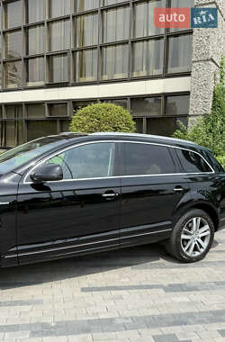 Внедорожник / Кроссовер Audi Q7 2015 в 