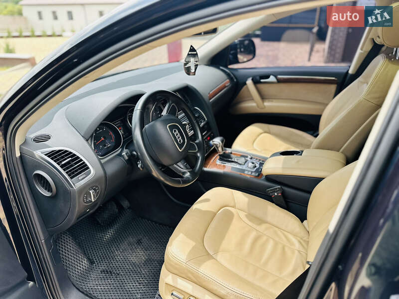 Позашляховик / Кросовер Audi Q7 2011 в Умані