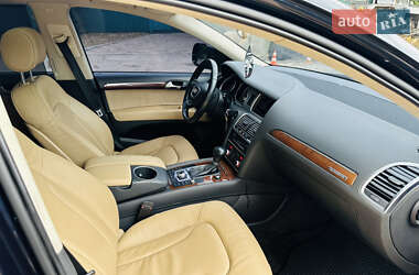 Позашляховик / Кросовер Audi Q7 2011 в 