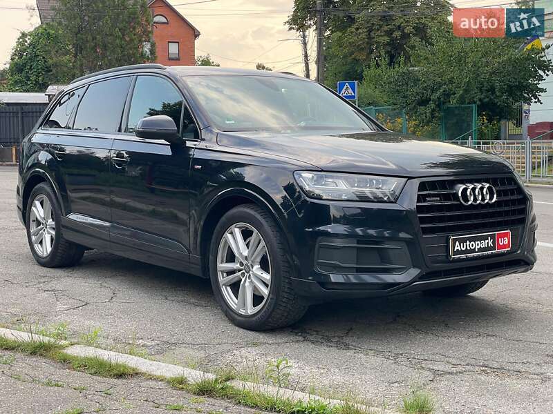 Позашляховик / Кросовер Audi Q7 2017 в Києві