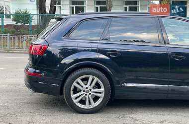Внедорожник / Кроссовер Audi Q7 2017 в 