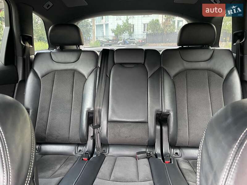 Позашляховик / Кросовер Audi Q7 2017 в Києві