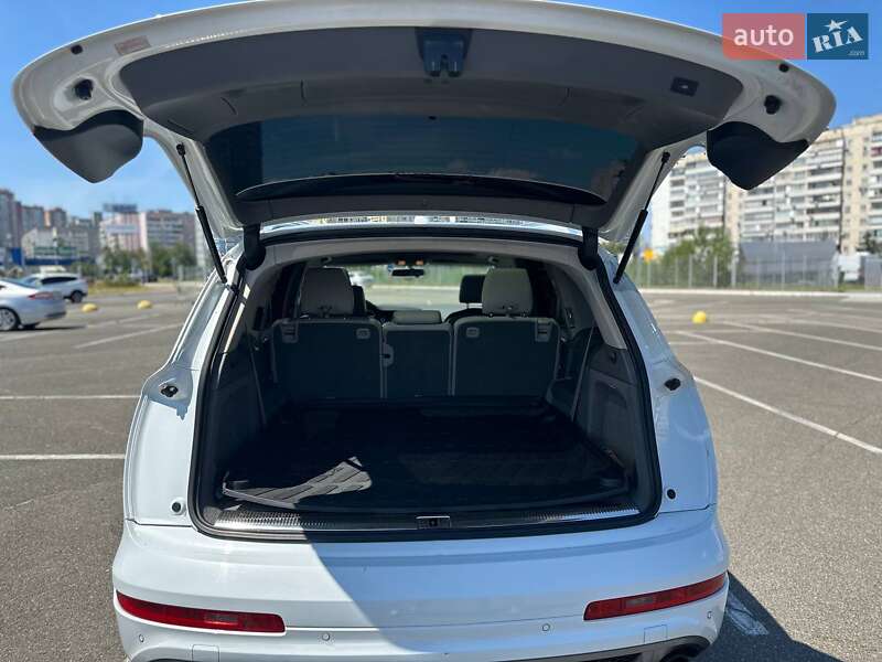 Внедорожник / Кроссовер Audi Q7 2013 в Киеве