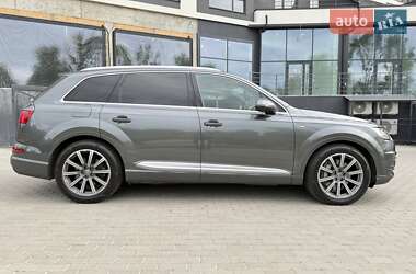 Внедорожник / Кроссовер Audi Q7 2016 в 