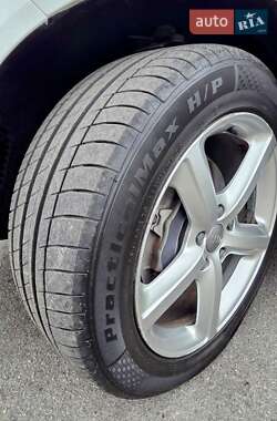 Внедорожник / Кроссовер Audi Q7 2010 в 