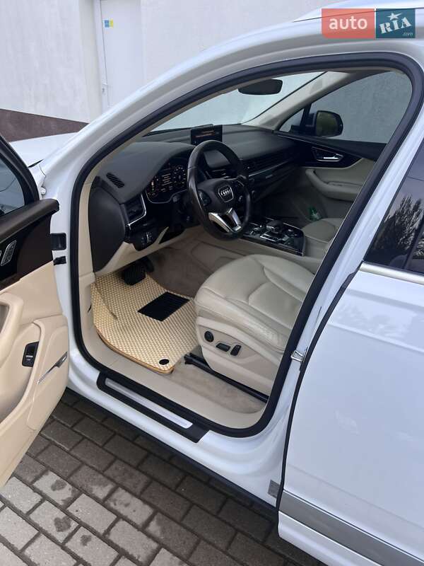 Внедорожник / Кроссовер Audi Q7 2018 в Ужгороде