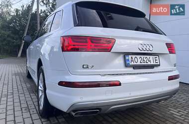 Внедорожник / Кроссовер Audi Q7 2018 в 
