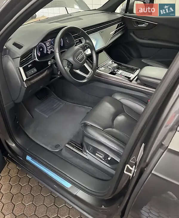 Позашляховик / Кросовер Audi Q7 2020 в Києві