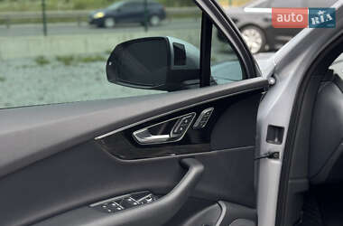Внедорожник / Кроссовер Audi Q7 2019 в 