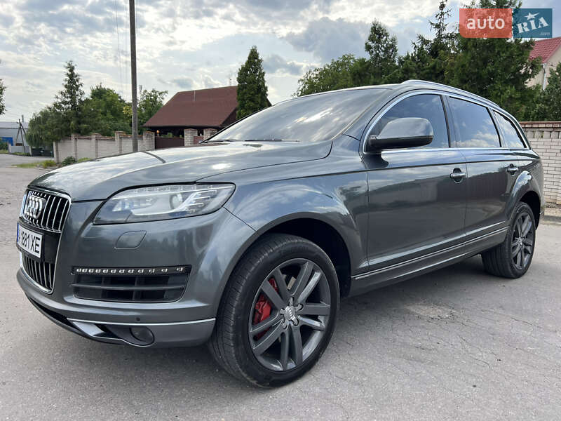 Внедорожник / Кроссовер Audi Q7 2012 в 