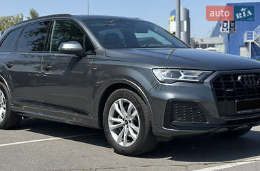 Внедорожник / Кроссовер Audi Q7 2022 в 