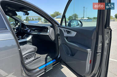 Внедорожник / Кроссовер Audi Q7 2022 в 