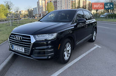 Внедорожник / Кроссовер Audi Q7 2016 в 