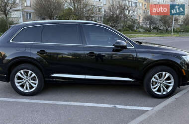 Внедорожник / Кроссовер Audi Q7 2016 в 