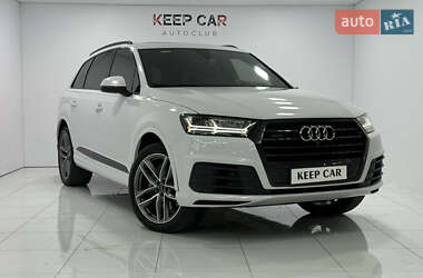 Внедорожник / Кроссовер Audi Q7 2017 в 