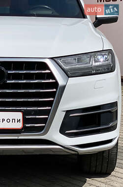 Внедорожник / Кроссовер Audi Q7 2017 в 