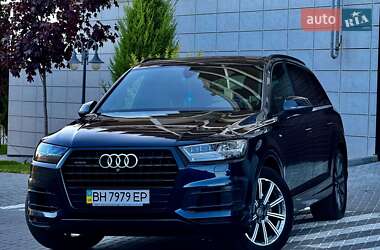 Внедорожник / Кроссовер Audi Q7 2017 в 