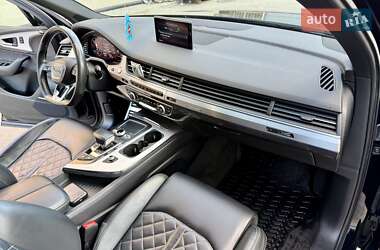 Внедорожник / Кроссовер Audi Q7 2017 в 