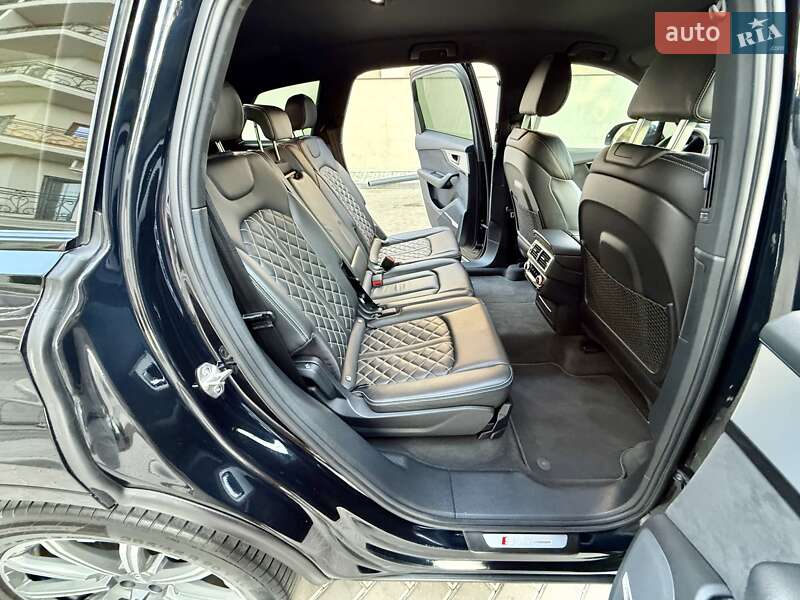 Позашляховик / Кросовер Audi Q7 2017 в Одесі