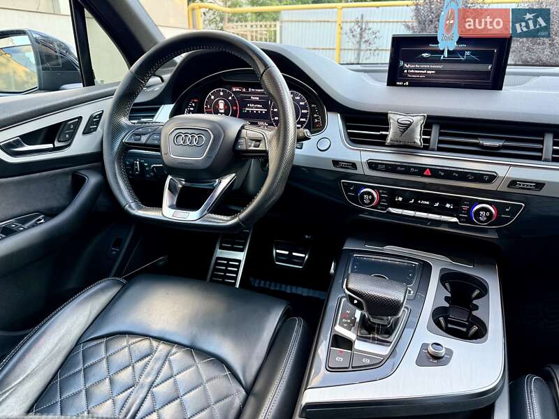 Позашляховик / Кросовер Audi Q7 2017 в Одесі
