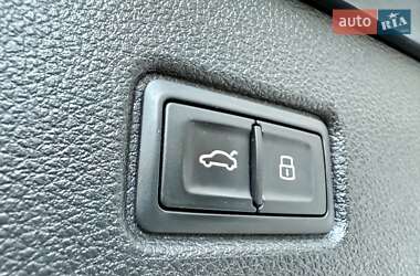 Внедорожник / Кроссовер Audi Q7 2017 в 