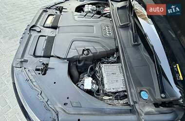 Внедорожник / Кроссовер Audi Q7 2017 в 